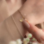دستبند طلا طرح هرمس و آویز بادبزنی - Image 3